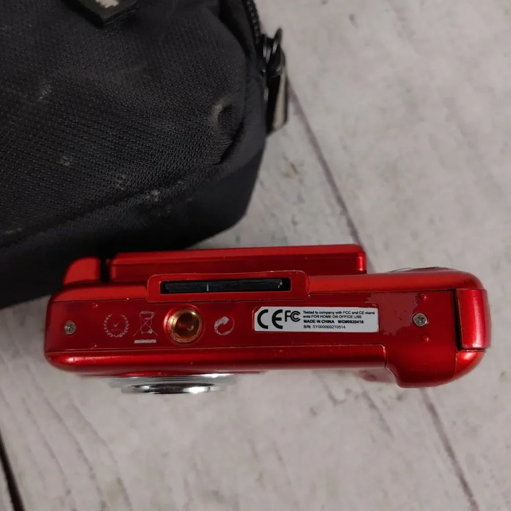 Vivitar ViviCam XX14 Digital Camera - RED 20MP HD Selfie, 4X Digital Zoom TESTED
